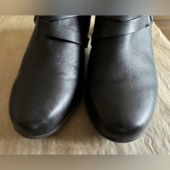 CLARKS Women’s Low Ankle Leather Heel Boots - Black - Size 41 EU / 9.5 US - Picture 2 of 16